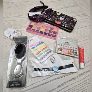 Women Make Up And Acessories Lot All New